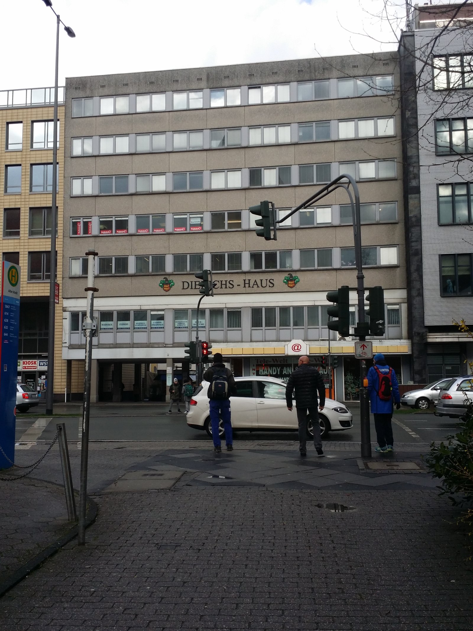 Kapitalanlage in Top-Lage von Wuppertal-Barmen: Repräsentatives Wohn- und Geschäftshaus mit 32 Einheiten